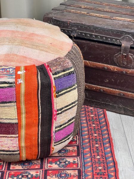 Nostaljik Kilim Puf Ölçü Çap 45 Cm Yükseklik 42 Cm