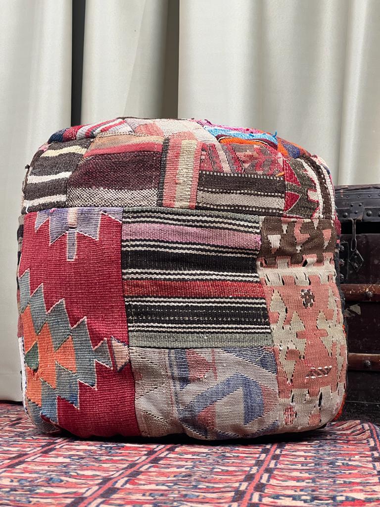 Nostaljik Kilim Puf Ölçü Çap 45 Cm Yükseklik 42 Cm