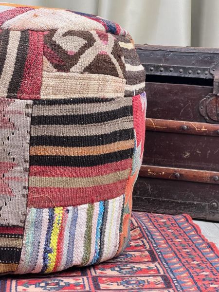 Nostaljik Kilim Puf Ölçü Çap 45 Cm Yükseklik 42 Cm