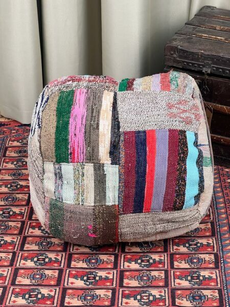 Nostaljik Kilim Puf Ölçü Çap 45 Cm Yükseklik 42 Cm