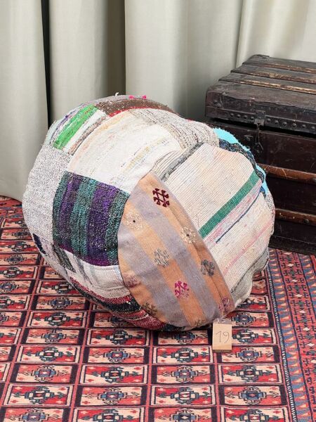 Nostaljik Kilim Puf Ölçü Çap 45 Cm Yükseklik 42 Cm