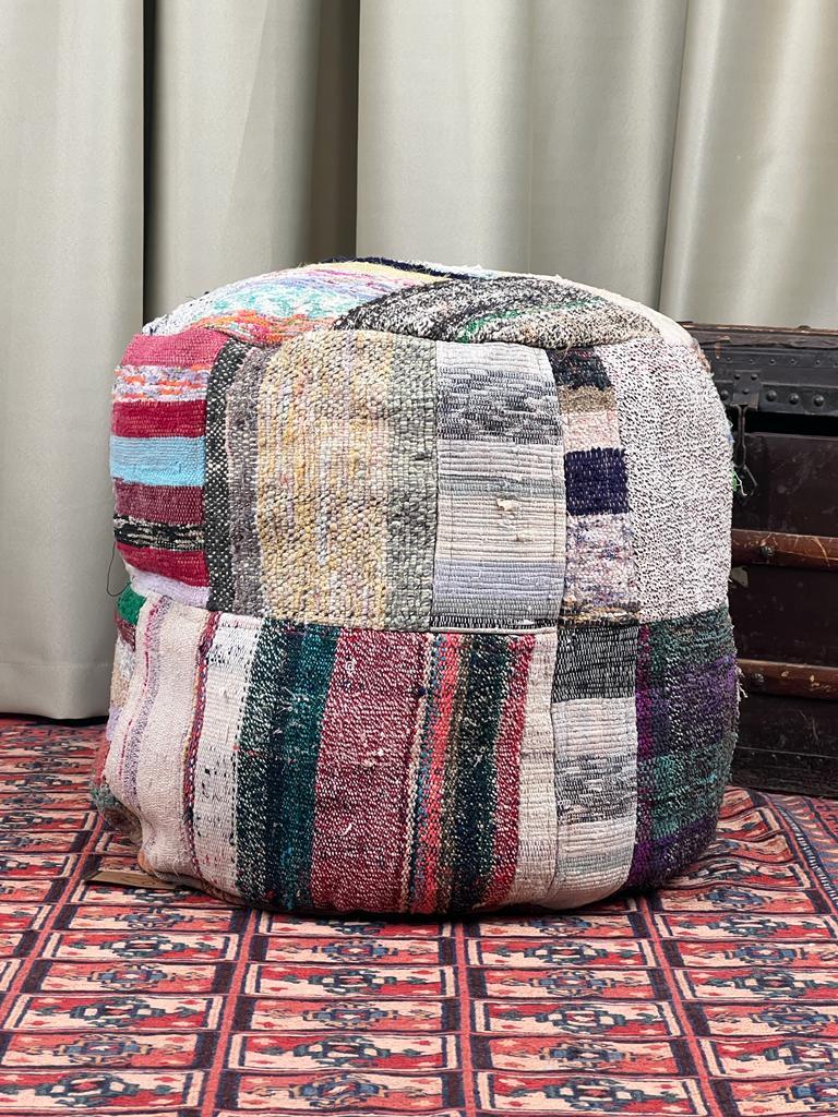 Nostaljik Kilim Puf Ölçü Çap 45 Cm Yükseklik 42 Cm