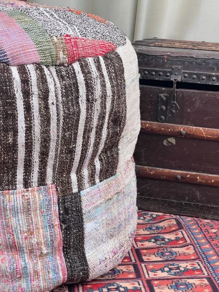 Nostaljik Kilim Puf Ölçü Çap 45 Cm Yükseklik 42 Cm