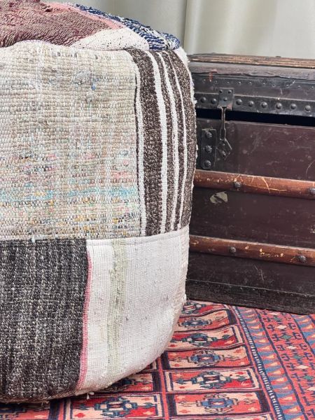 Nostaljik Kilim Puf Ölçü Çap 45 Cm Yükseklik 42 Cm