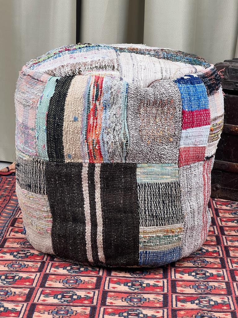 Nostaljik Kilim Puf Ölçü Çap 45 Cm Yükseklik 42 Cm