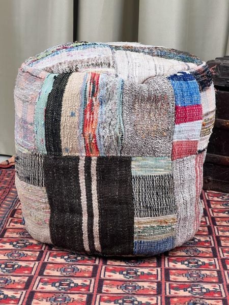 Nostaljik Kilim Puf Ölçü Çap 45 Cm Yükseklik 42 Cm