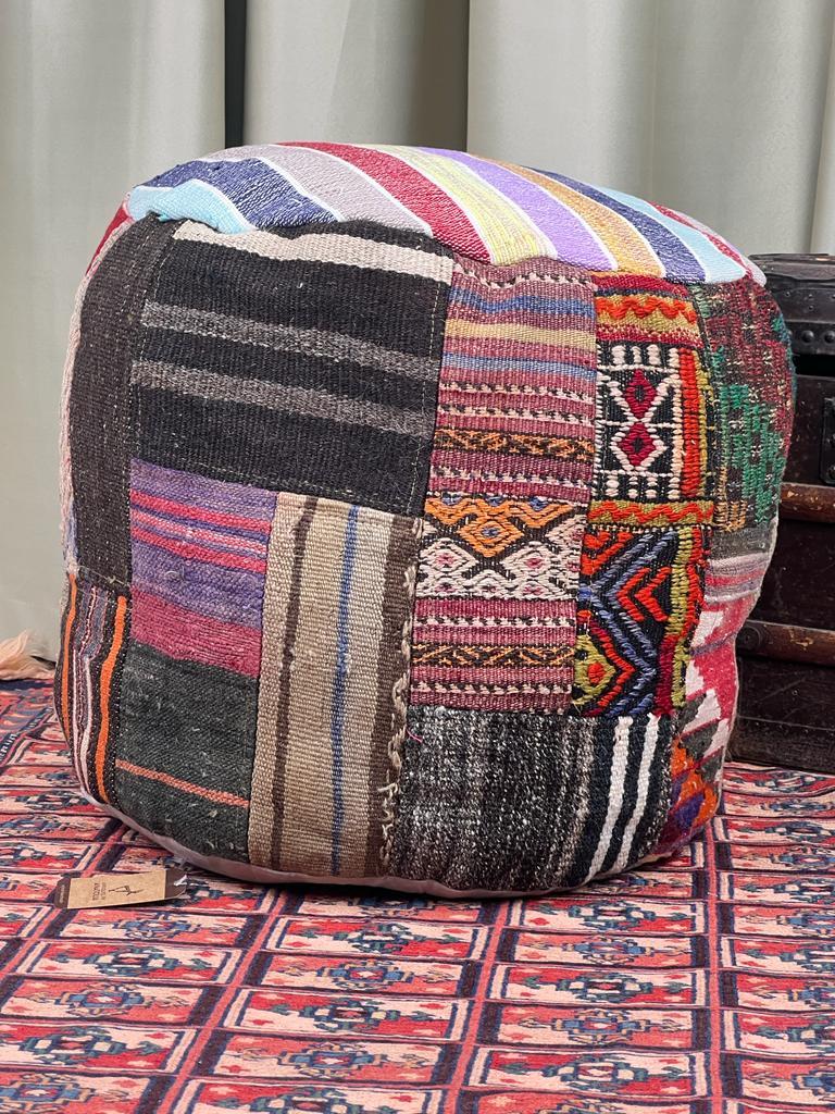 Nostaljik Kilim Puf Ölçü Çap 45 Cm Yükseklik 42 Cm