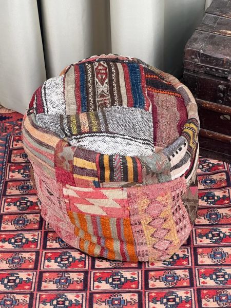 Nostaljik Kilim Puf Ölçü Çap 45 Cm Yükseklik 42 Cm