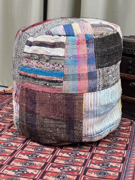 Nostaljik Kilim Puf Ölçü Çap 45 Cm Yükseklik 42 Cm