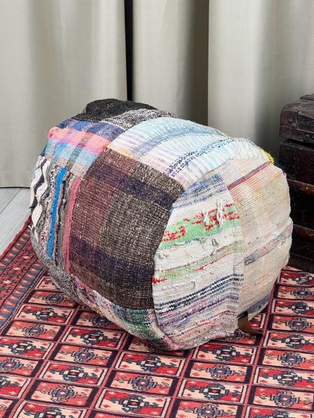 Nostaljik Kilim Puf Ölçü Çap 45 Cm Yükseklik 42 Cm
