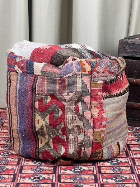 Nostaljik Kilim Puf Ölçü Çap 45 Cm Yükseklik 42 Cm
