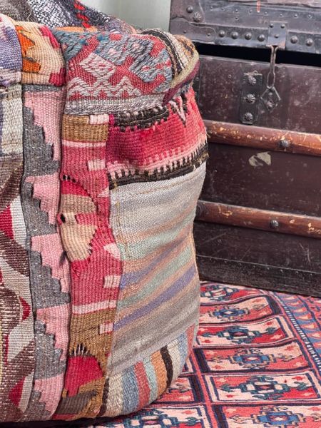 Nostaljik Kilim Puf Ölçü Çap 45 Cm Yükseklik 42 Cm
