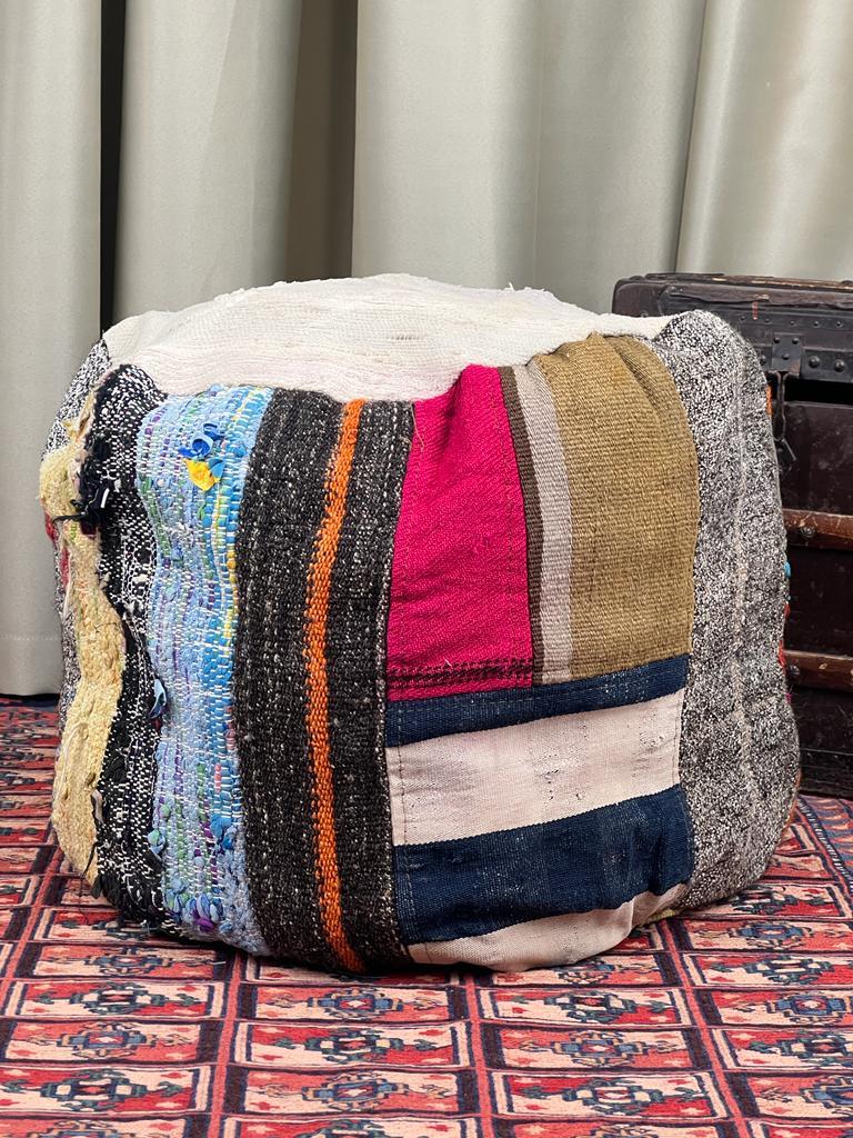 Nostaljik Kilim Puf Ölçü Çap 45 Cm Yükseklik 42 Cm