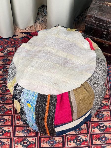Nostaljik Kilim Puf Ölçü Çap 45 Cm Yükseklik 42 Cm