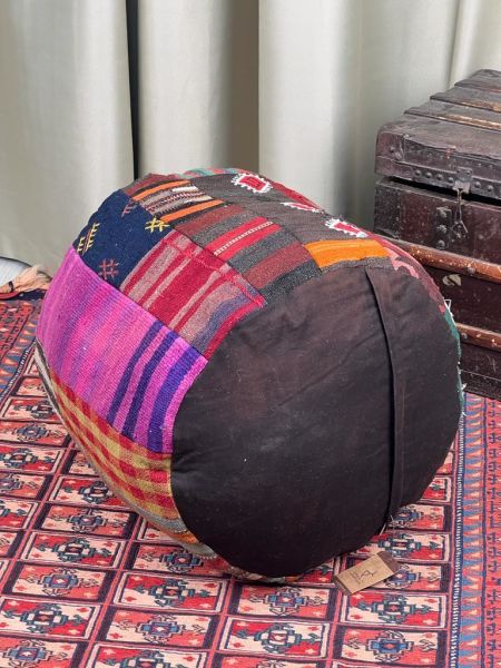 Nostaljik Kilim Puf Ölçü Çap 45 Cm Yükseklik 42 Cm