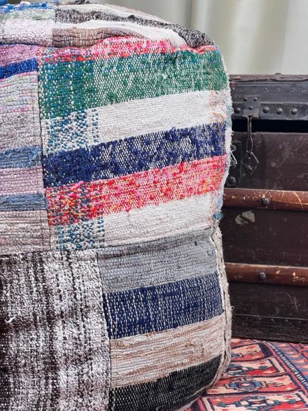 Nostaljik Kilim Puf Ölçü Çap 45 Cm Yükseklik 42 Cm