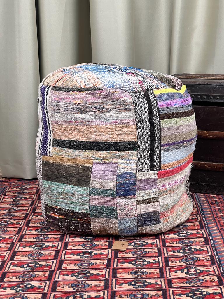 Nostaljik Kilim Puf Ölçü Çap 45 Cm Yükseklik 42 Cm