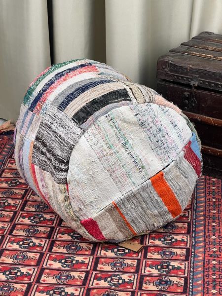 Nostaljik Kilim Puf Ölçü Çap 45 Cm Yükseklik 42 Cm