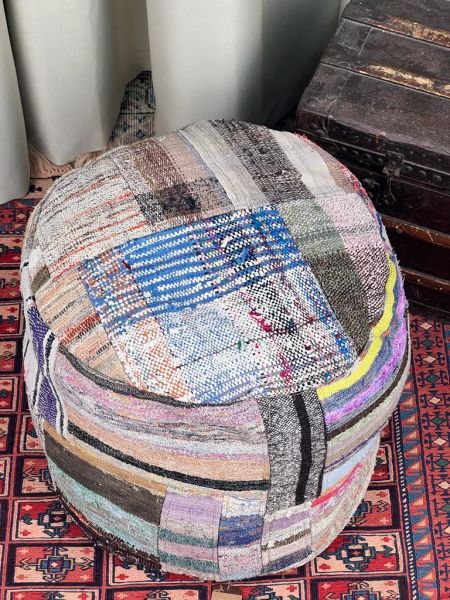 Nostaljik Kilim Puf Ölçü Çap 45 Cm Yükseklik 42 Cm