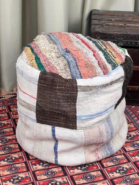 Nostaljik Kilim Puf Ölçü Çap 45 Cm Yükseklik 42 Cm