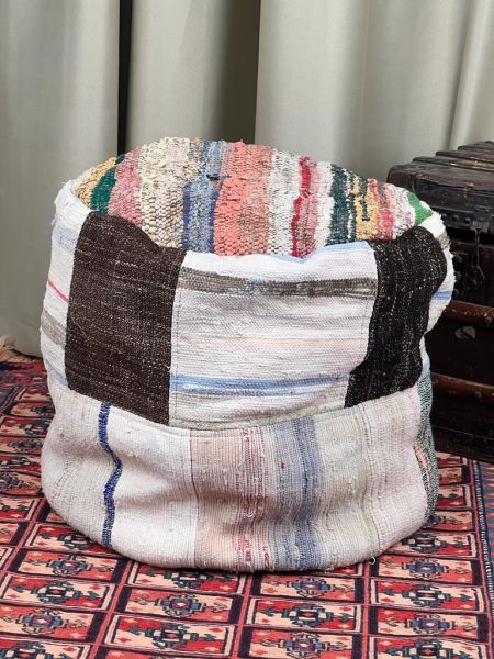 Nostaljik Kilim Puf Ölçü Çap 45 Cm Yükseklik 42 Cm