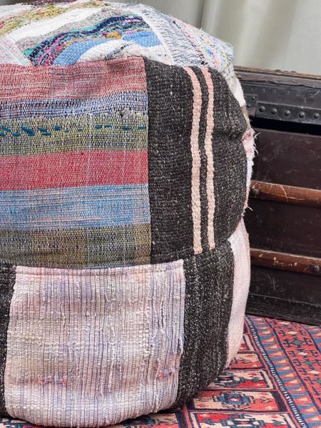 Nostaljik Kilim Puf Ölçü Çap 45 Cm Yükseklik 42 Cm