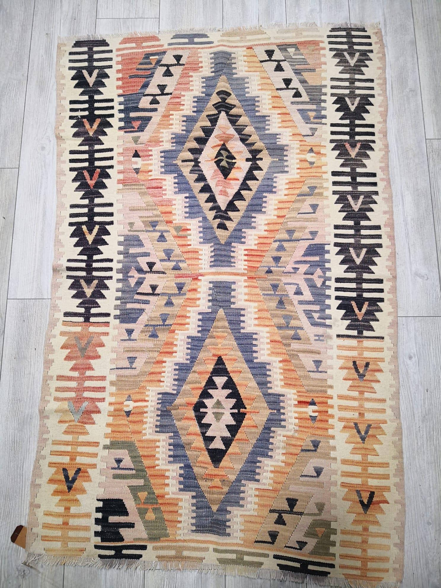 El Dokumasi Anadolu Motif Kök Boya Yün Kilim Aoa Ölçü 94X150Cm