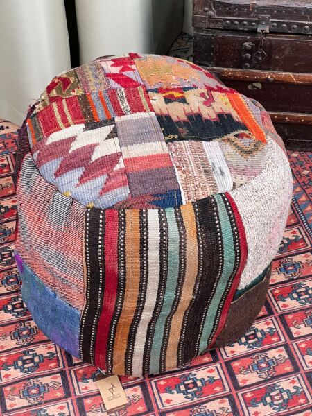 Nostaljik Kilim Puf Ölçü Çap 45 Cm Yükseklik 42 Cm