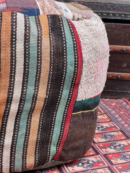 Nostaljik Kilim Puf Ölçü Çap 45 Cm Yükseklik 42 Cm