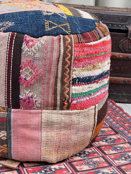 Nostaljik Kilim Puf Ölçü Çap 45 Cm Yükseklik 42 Cm