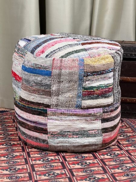 Nostaljik Kilim Puf Ölçü Çap 45 Cm Yükseklik 42 Cm