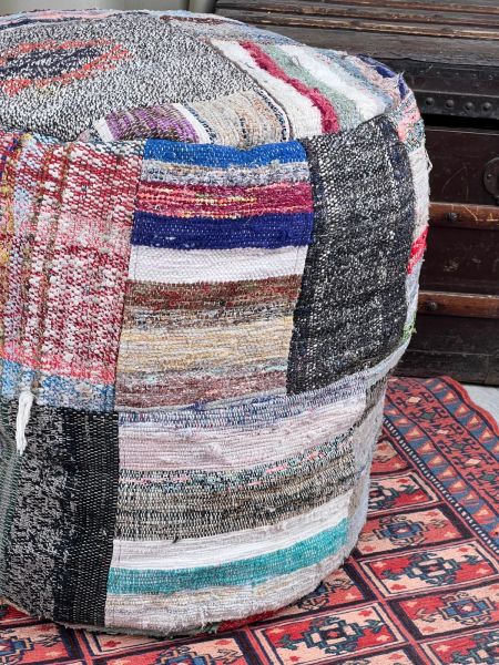 Nostaljik Kilim Puf Ölçü Çap 45 Cm Yükseklik 42 Cm