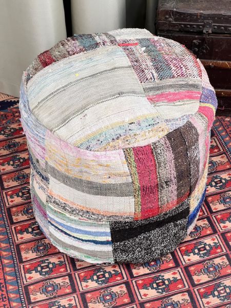 Nostaljik Kilim Puf Ölçü Çap 45 Cm Yükseklik 42 Cm