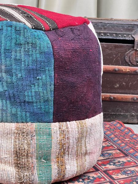 Nostaljik Kilim Puf Ölçü Çap 45 Cm Yükseklik 42 Cm