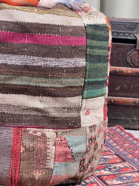 Nostaljik Kilim Puf Ölçü Çap 45 Cm Yükseklik 42 Cm