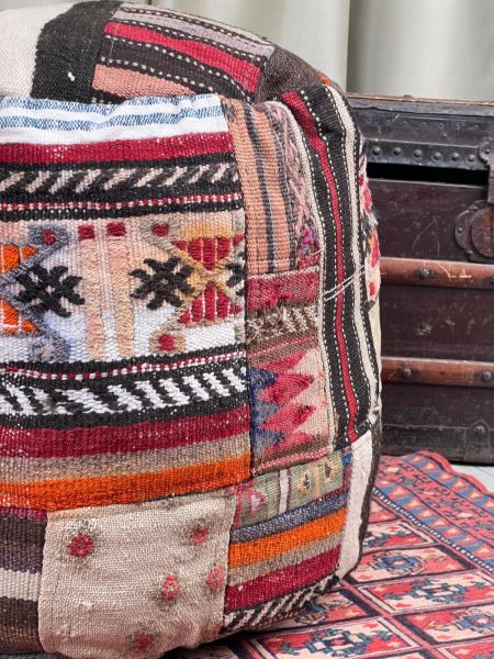 Nostaljik Kilim Puf Ölçü Çap 45 Cm Yükseklik 42 Cm