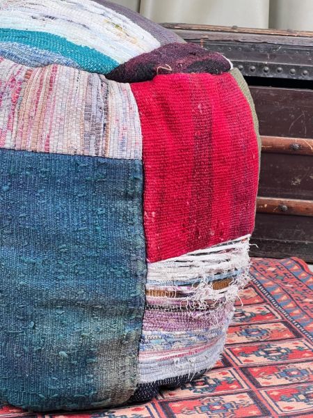 Nostaljik Kilim Puf Ölçü Çap 45 Cm Yükseklik 42 Cm