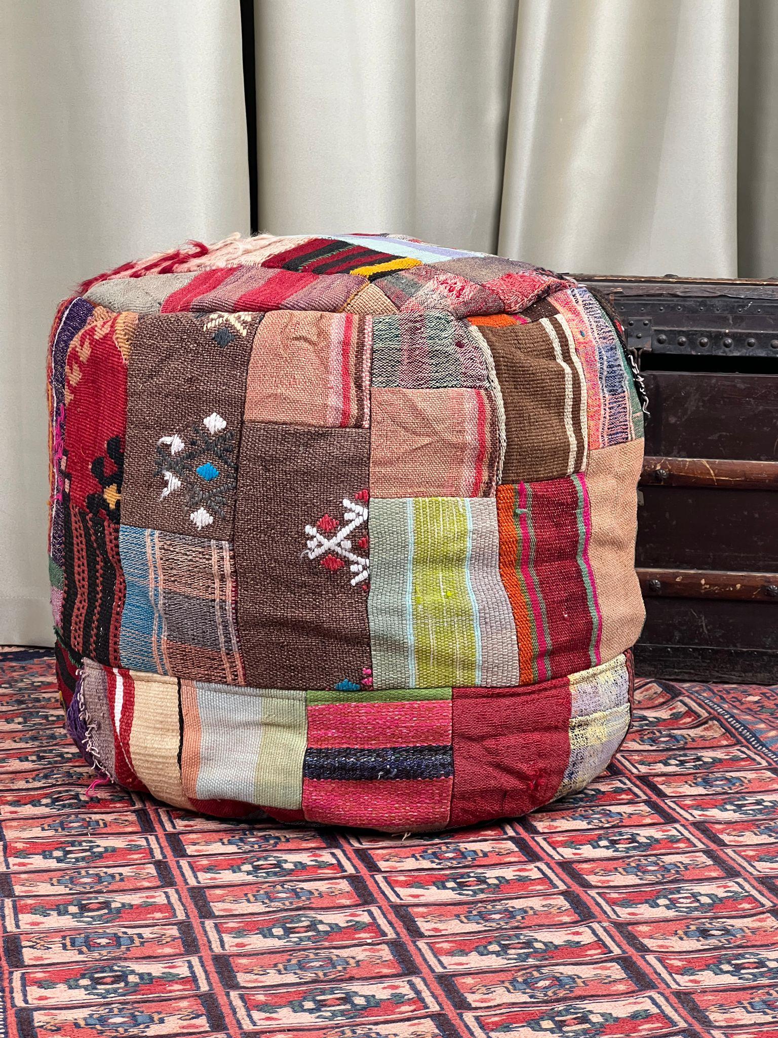 Nostaljik Kilim Puf Ölçü Çap 45 Cm Yükseklik 42 Cm