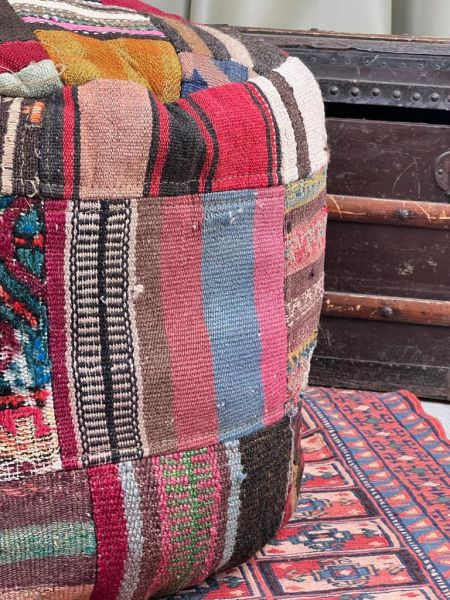 Nostaljik Kilim Puf Ölçü Çap 45 Cm Yükseklik 42 Cm