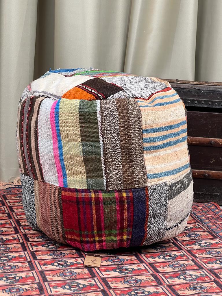 Nostaljik Kilim Puf Ölçü Çap 45 Cm Yükseklik 42 Cm
