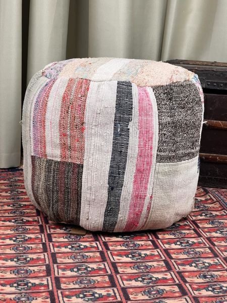 Nostaljik Kilim Puf Ölçü Çap 45 Cm Yükseklik 42 Cm