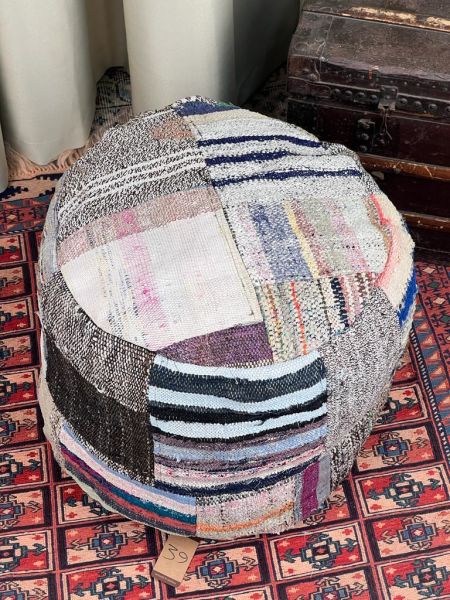 Nostaljik Kilim Puf Ölçü Çap 45 Cm Yükseklik 42 Cm