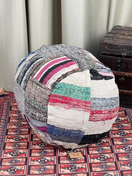 Nostaljik Kilim Puf Ölçü Çap 45 Cm Yükseklik 42 Cm