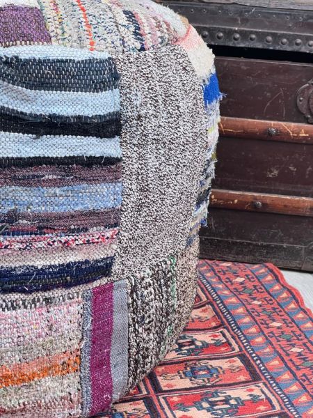 Nostaljik Kilim Puf Ölçü Çap 45 Cm Yükseklik 42 Cm