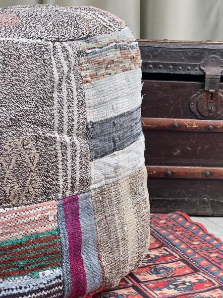 Nostaljik Kilim Puf Ölçü Çap 45 Cm Yükseklik 42 Cm