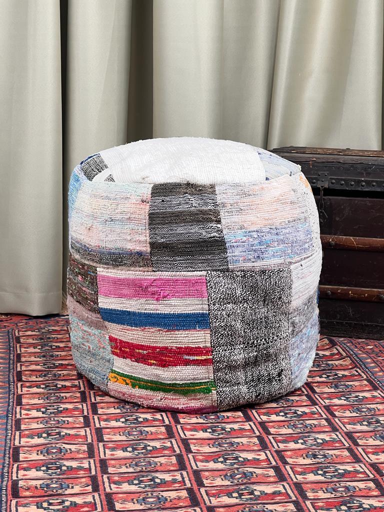 Nostaljik Kilim Puf Ölçü Çap 45 Cm Yükseklik 42 Cm