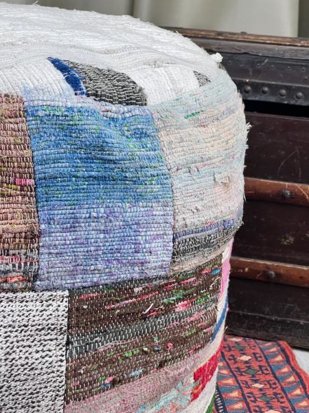 Nostaljik Kilim Puf Ölçü Çap 45 Cm Yükseklik 42 Cm