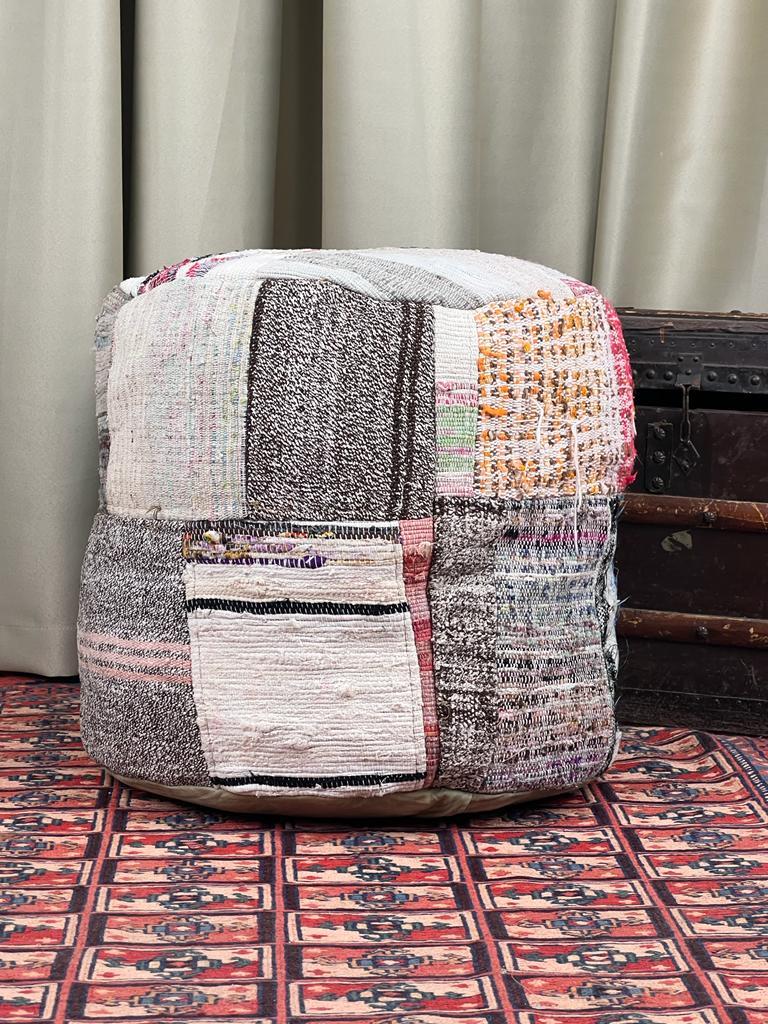 Nostaljik Kilim Puf Ölçü Çap 45 Cm Yükseklik 42 Cm