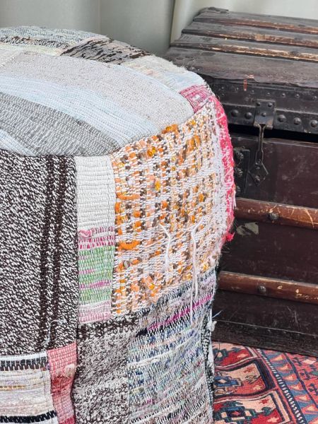 Nostaljik Kilim Puf Ölçü Çap 45 Cm Yükseklik 42 Cm