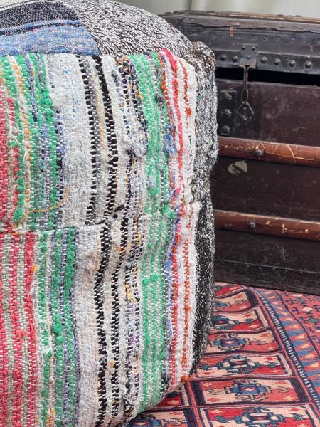 Nostaljik Kilim Puf Ölçü Çap 45 Cm Yükseklik 42 Cm